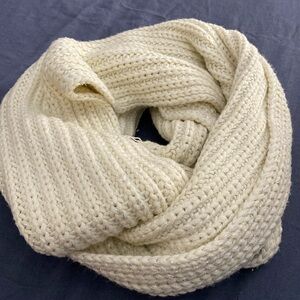 EUC J. Crew Cream & Metallic Infinity Scarf 🧣